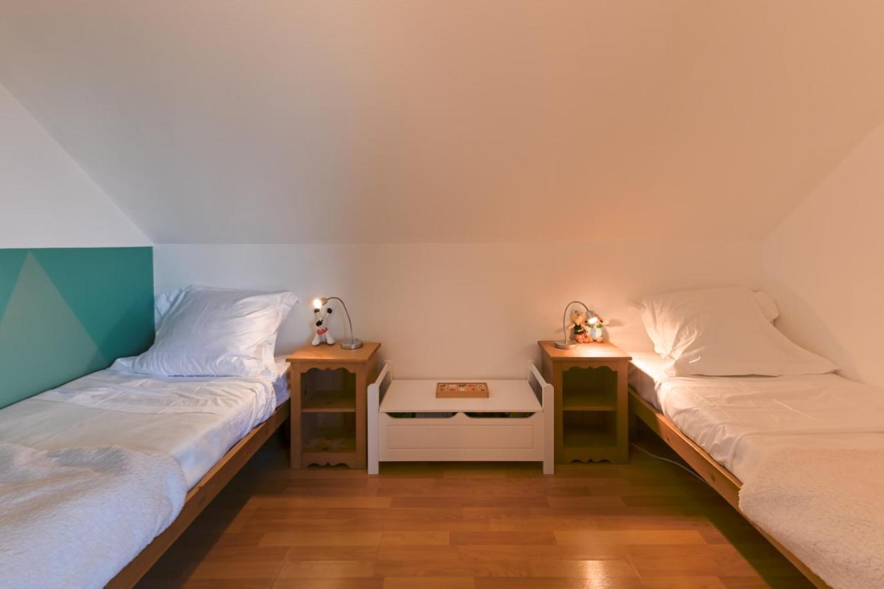The Green Fee Close To The Golf Course And 5 Minutes From The Lake Giez Ngoại thất bức ảnh